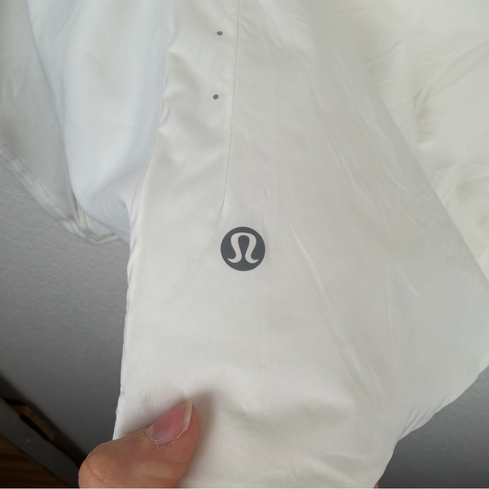 Lululemon Run For Cold Jacket White 8 - Picture 6 of 11
